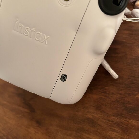 Fujifilm Instax Mini 12 Instant Polaroid Camera White- with carrying case - Picture 2 of 4